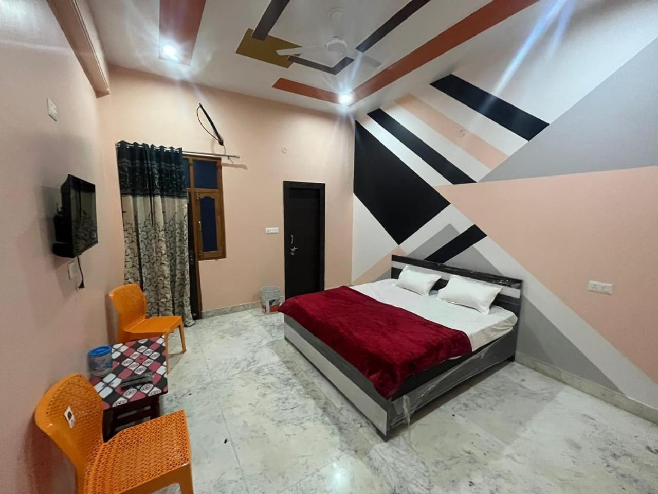 Vaishnavi Dham Hotel Vrindavan